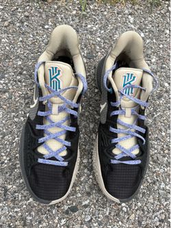 Men’s basketball shoes. Like new and rarely worn.