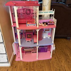 Barbie Dream House 
