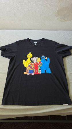 Kaws shirt size Large