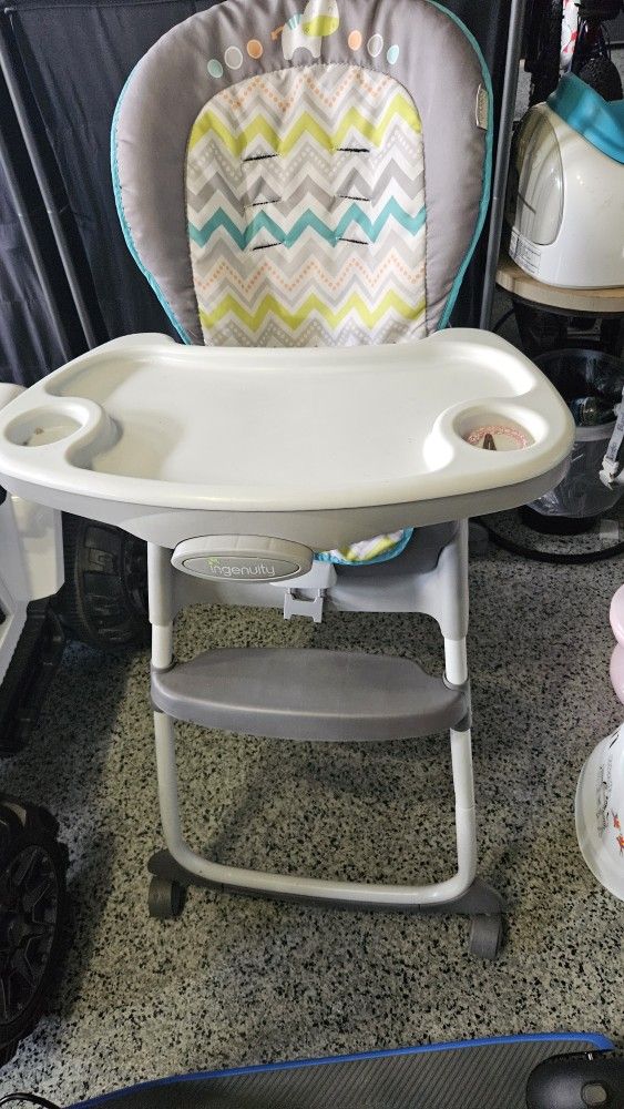 High Chair , Table Top Changes , W/Seatbelts