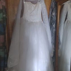 Nearly New Bridal Dress, Never Been Worn