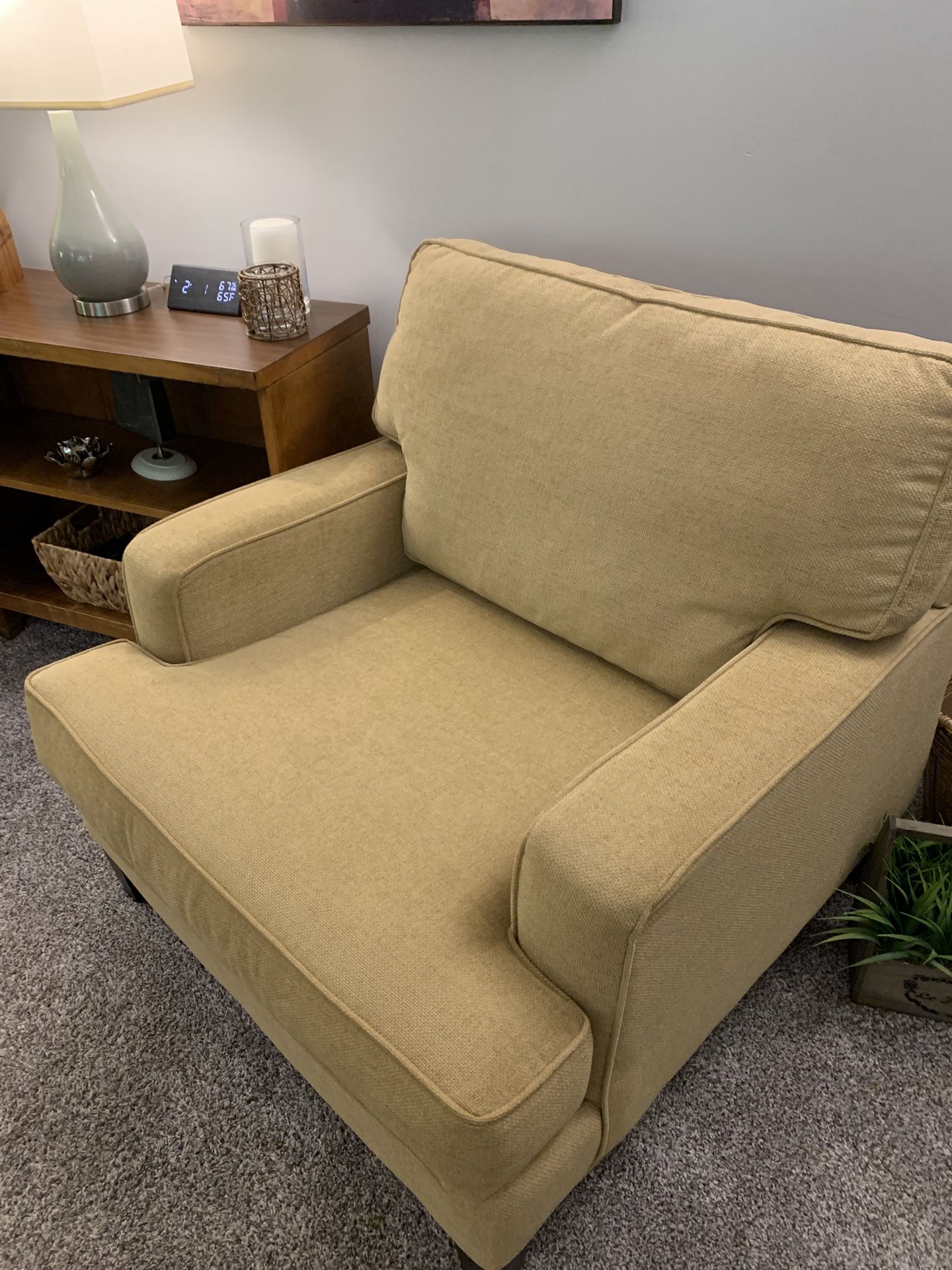 Chair, Club Chair, Arm Chair $300
