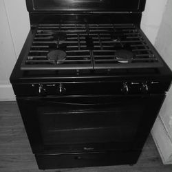 REFRIGERATOR & STOVE FOR SALE (STOVE) $300  (REFRIGERATOR) $350
