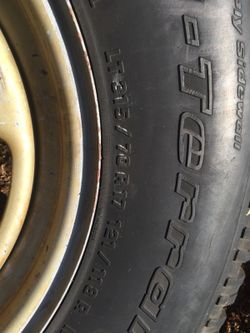 R17 truck tire