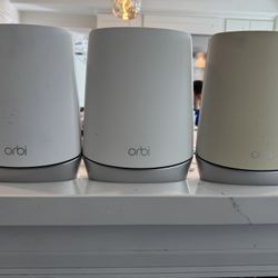 Orbi 750 Mesh WiFi 3-Pack (7500sqft Coverage)