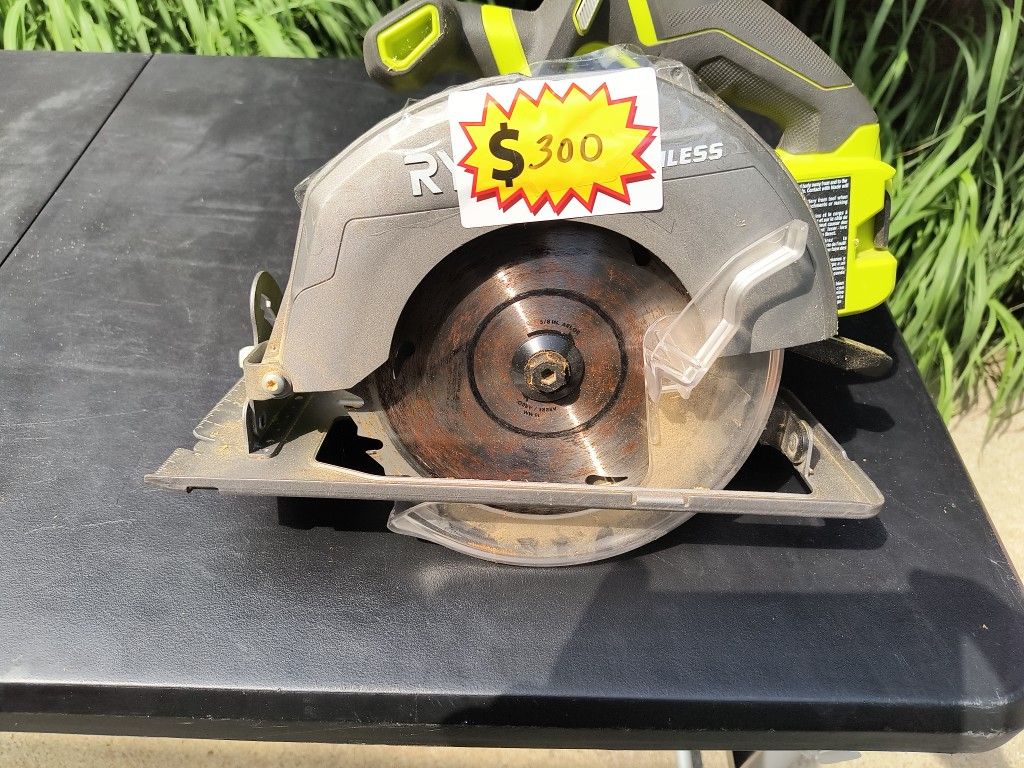 A Brushless Ryobi 7-in Circular Saw