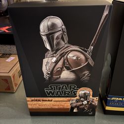 Mandalorian Hot Toy 