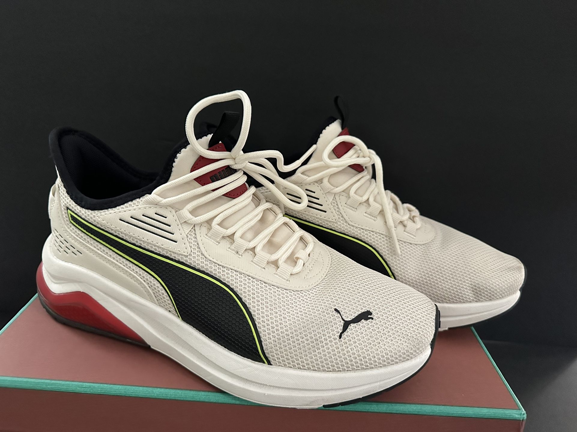 PUMA MEN SIZE 8