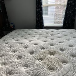 King Size Pillow Top Mattress and adjustable base
