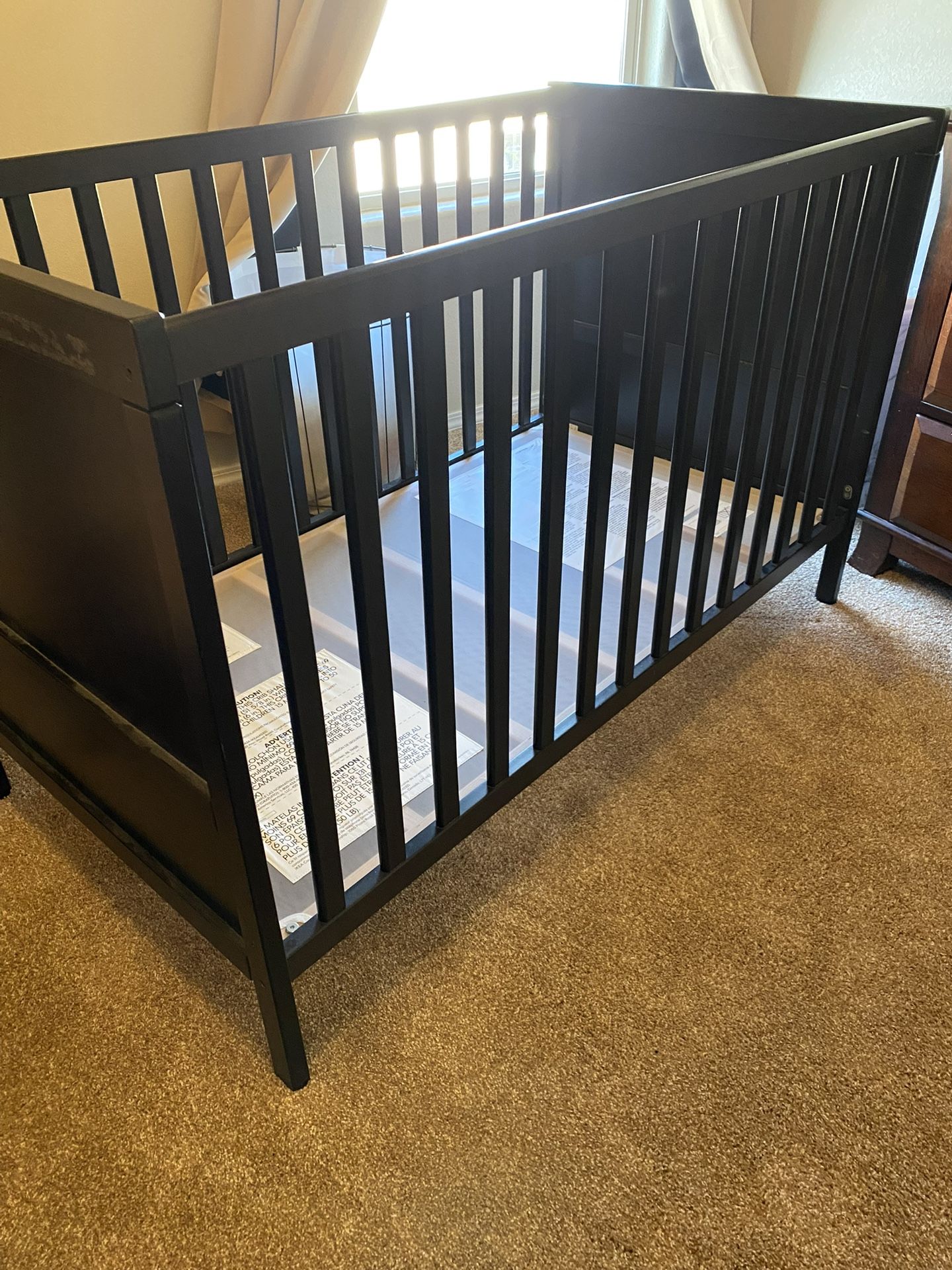 IKEA Sundvick crib/toddler bed. Moonlight slumber little dreamer crib mattress