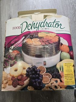 Dehydrator
