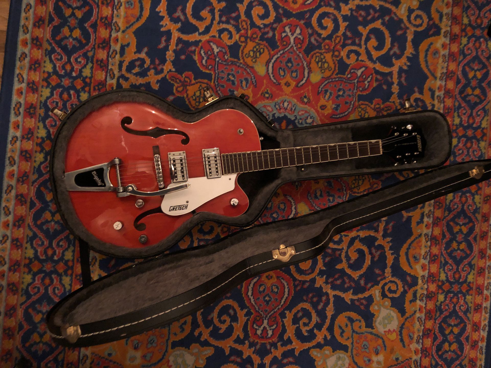 Gretsch Electromatic (G5120) with hard case