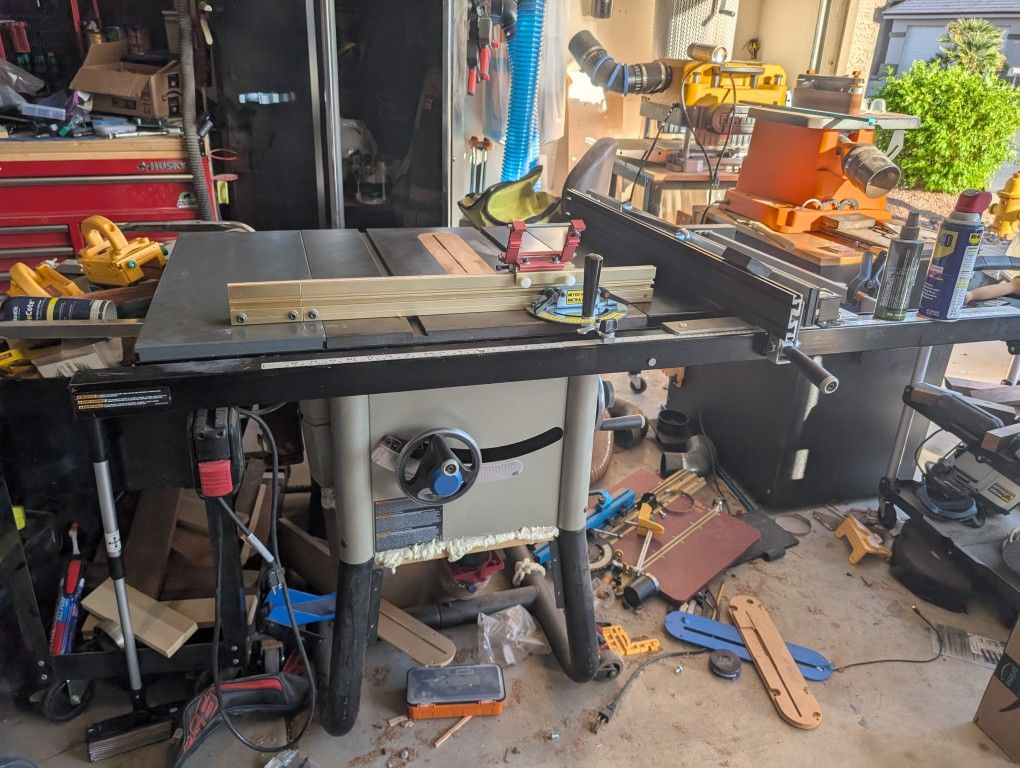 Delta 36-725 Table Saw With Extras