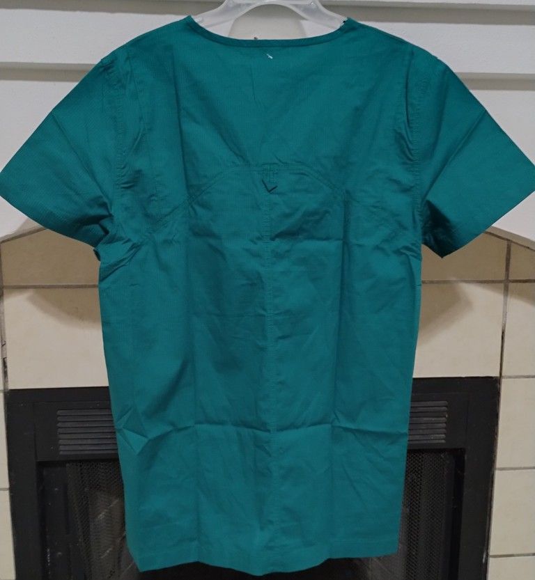 Landau Scrubs Med And Small for Sale in San Antonio, TX OfferUp
