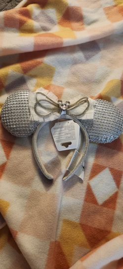 2024 Disney Park Christmas Holiday Gem Minnie Mouse Ears