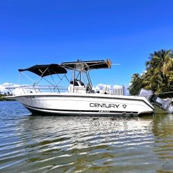 2001 23ft Century Open Fisherman