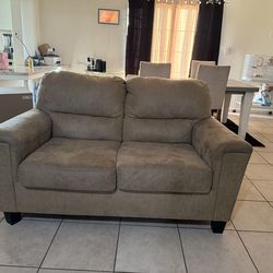 Couch set