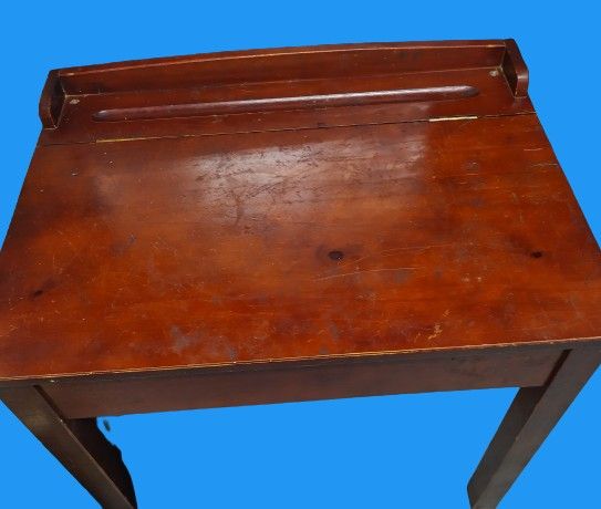 Melissa And Doug Wooden desk table 