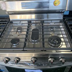 Gas Stove Stainless Steel with Air Fry and Self Clean Options- Hot Deal!