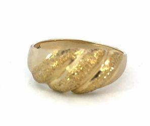 Woman’s Ladies 14k Yellow Gold Ridged Dome Seashell Ring Band Size 7 GP3107727
