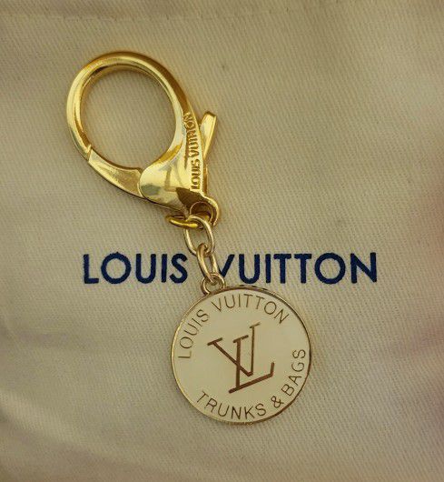 Louis Vuitton Keychain for Sale in North Tonawanda, NY - OfferUp