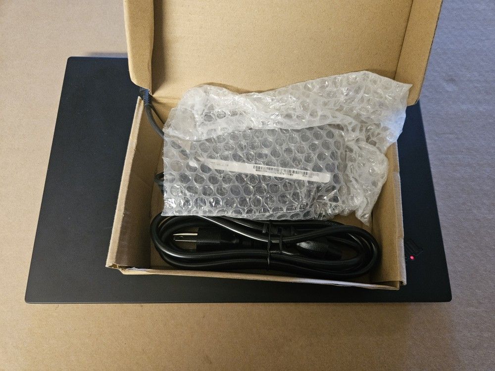 Lenovo ThinkPad X1 Carbon Lightweight i7 16gb Ram 512gb NVMe Drive 14" Screen Gen8
