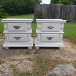 2 Night stands real Wood In Excellent condition
