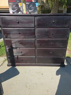 Dresser