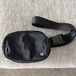 Black Lululemon Belt Bag