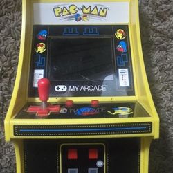 PAC MAN  GAME