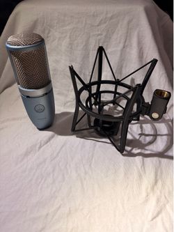 AKG PERCEPTION 220