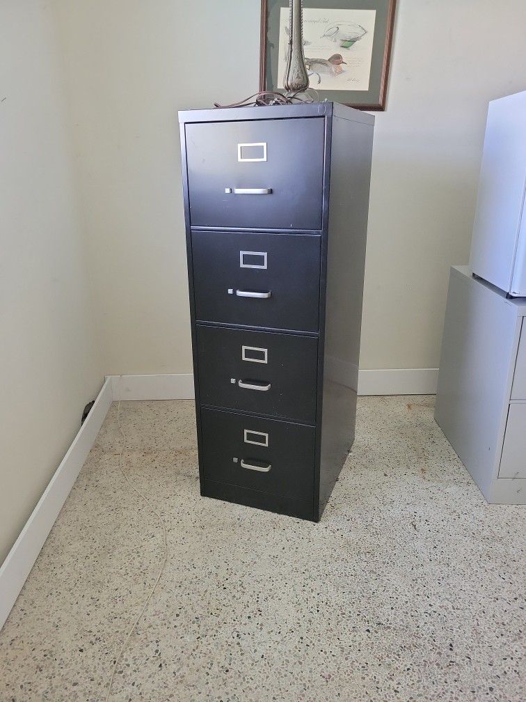 ποΈ 2 Metal Filing Cabinets β $100 for Both β Must Go!