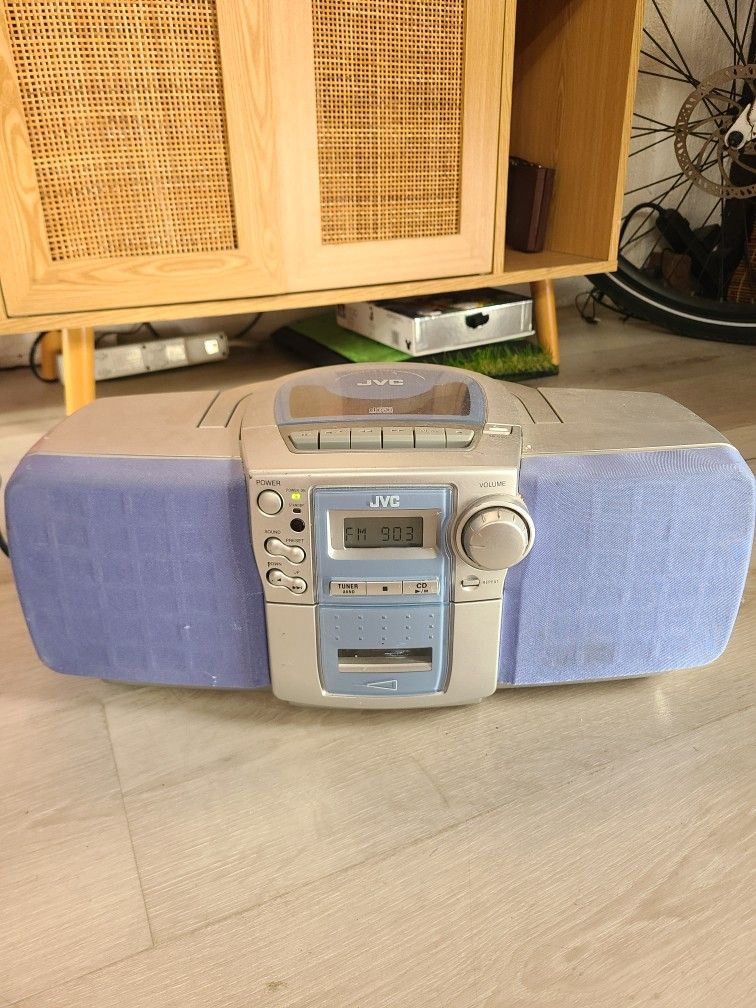 JVC RC-BZ5LB CD Cassette Portable Radio Boombox 2000s