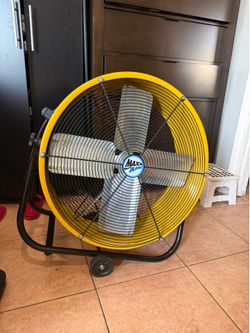 Maxx air industrial fan 24”