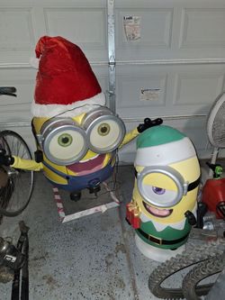 Minion Christmas Holiday Yard Decorations Set of 2