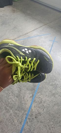 Yonex shoe