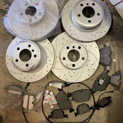 BMW Brake Pad + front & Rear Rotors (NO INFO On Excat Model ) Buy as is 100% For BMW New 