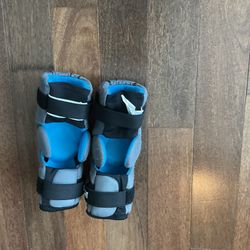 Size small: Nike lacrosse elbow pads