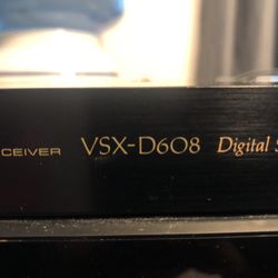 Pioneer VSX – D608 digital signal processor receiver