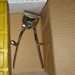 Antique Hair Clippers Stills Work