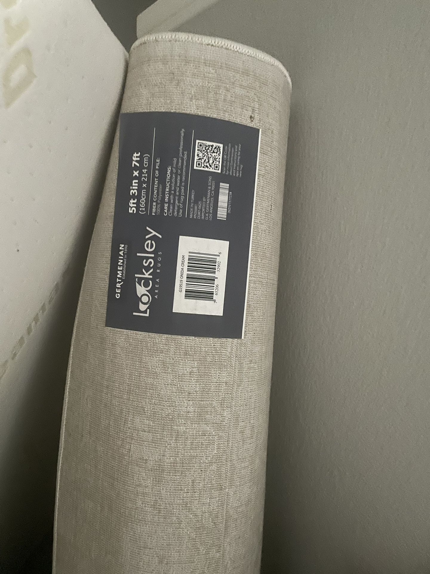Brand New Rug Off White Ivory