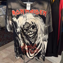 Iron Maiden men’s XL T-shirt. New.