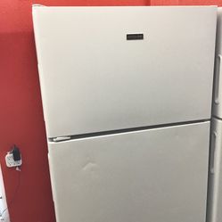 Hotpoint 14 Cu Ft Top And Bottom Fridge. 1 year Warranty 