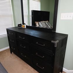 Dresser with Mirror 
