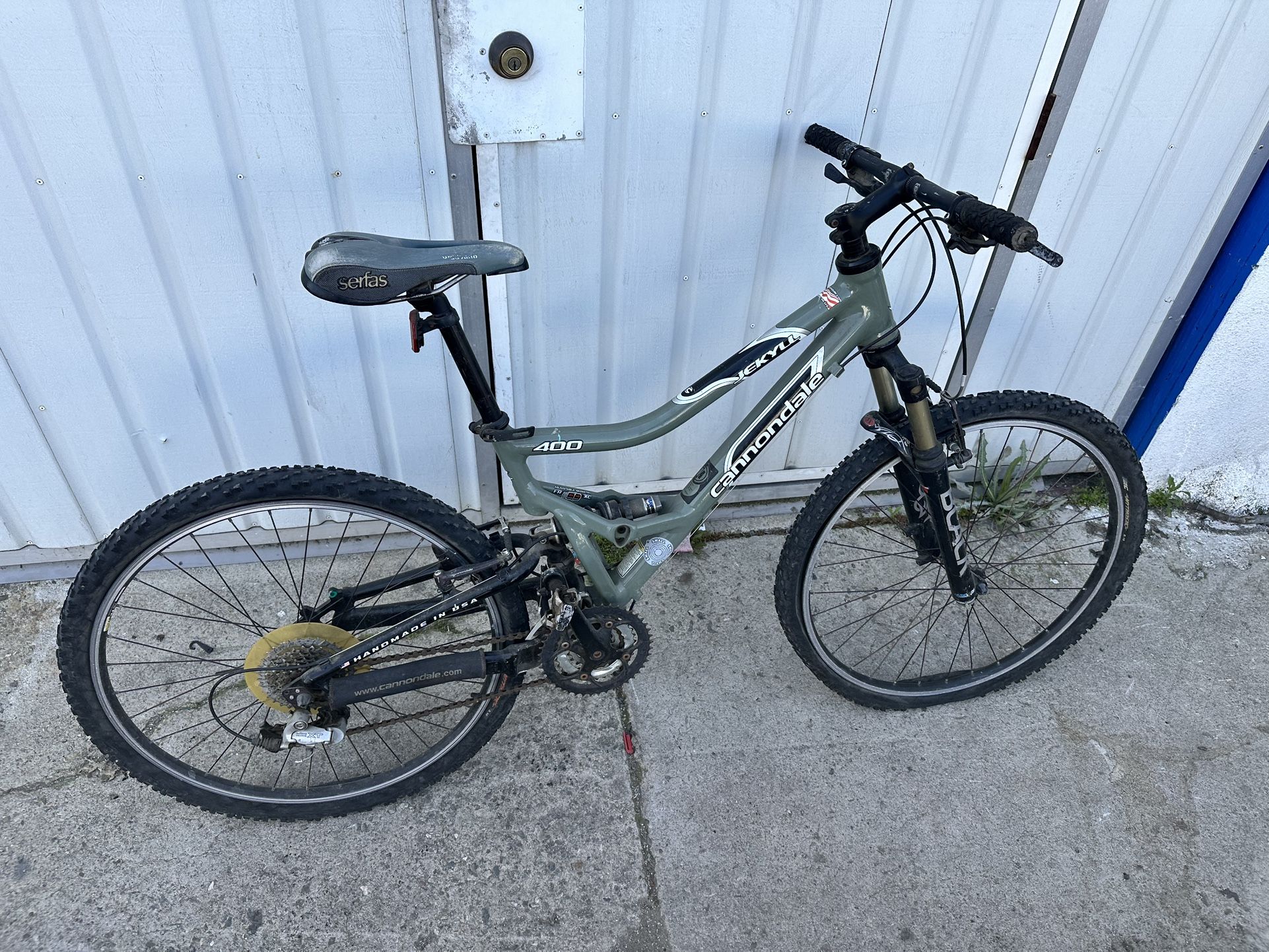 cannondale jekyll 400 with fox shock been sitting needs air in tires and cleaned up 