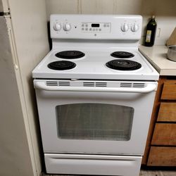 GE White Range (Stove/Oven) - Can Deliver