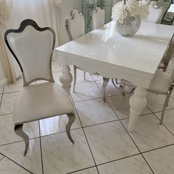 Dinning Table And 6 Chairs 