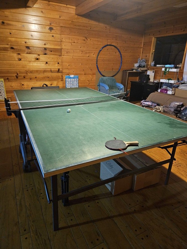 Ping-pong table