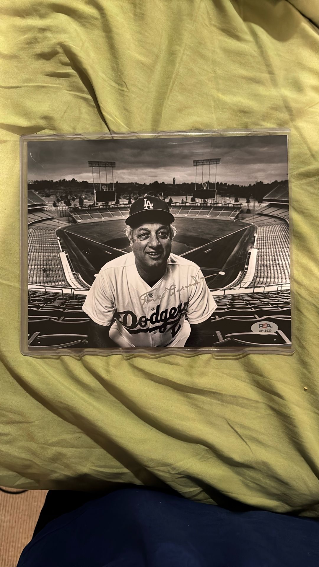 LA DODGERS TOMMY LASORDA SIGNED AUTO 8x10 PHOTO PSA COA