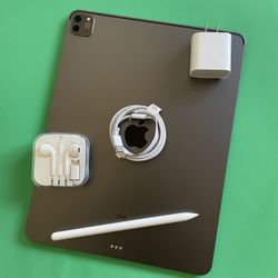 Apple IPad Pro 12.9” 4th Generation (2020 Model/ Face ID/Liquid Retina) 128GB with pen, keyboard case & Accessories 